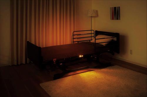 ベッド　 人感センサー付フットライト（短） PL01-5VS プラッツ 取寄品 JAN 215PS015VS000　介護福祉用具 株式会社プラッツ - 人感センサー付フットライト