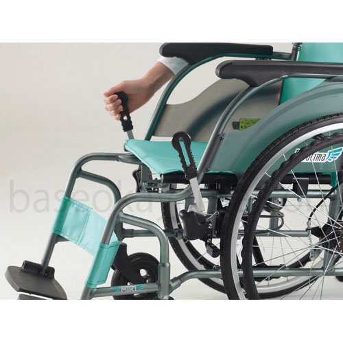 ミントグリーン 折りたたみ介助用車椅子　カルティマ ミキ カルッタ 介助 グリーン ｜ 車いす（介助）のレンタル